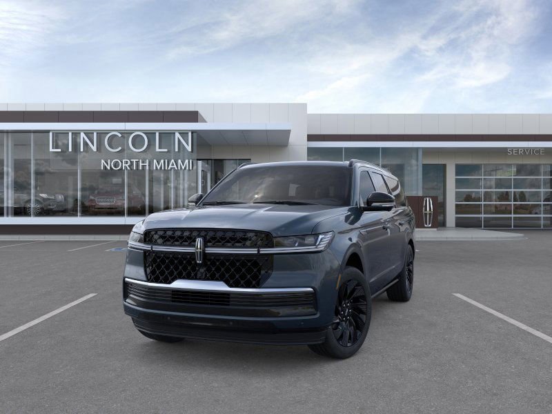 New 2025 Lincoln Navigator L Reserve w/ Jet Appearance Package image 2