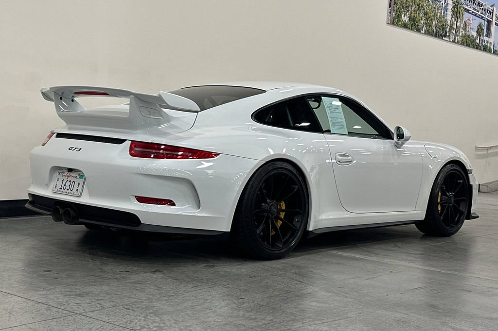 Used 2015 Porsche 911 GT3 RWD image 4