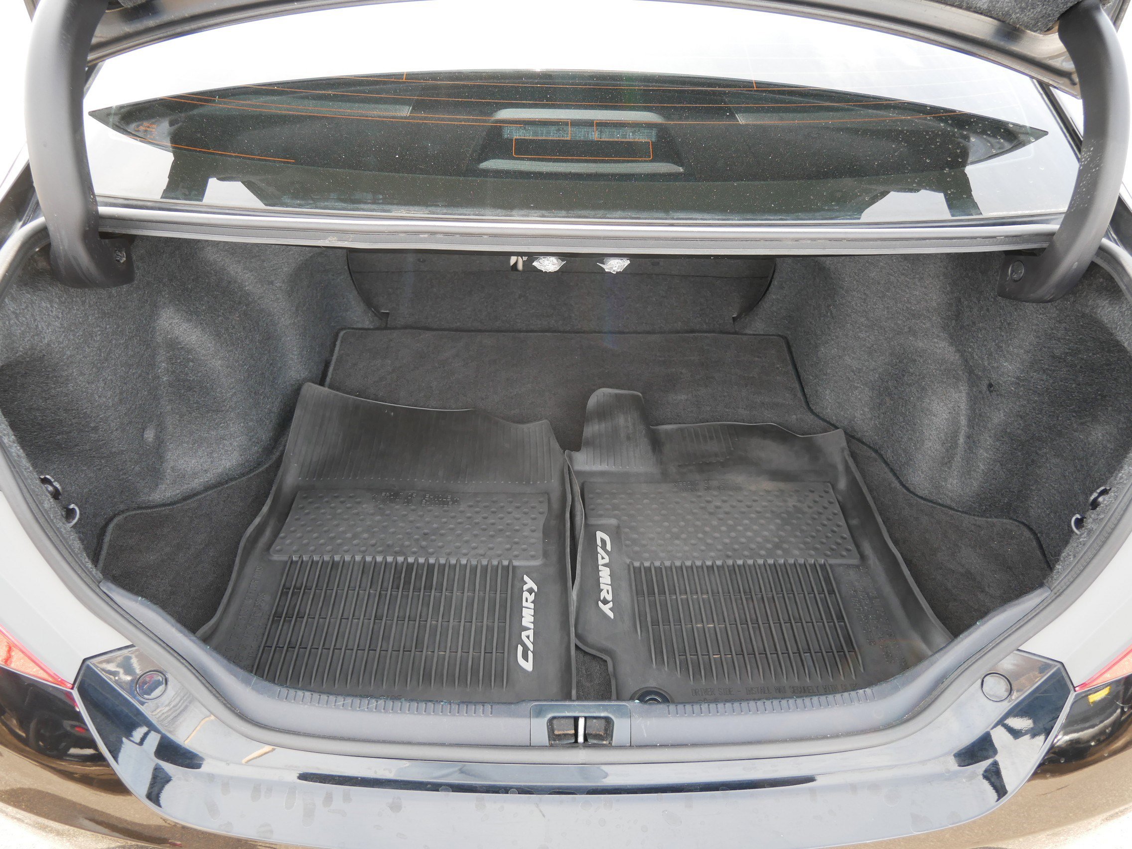 Used 2015 Toyota Camry XLE w/ Moonroof Package image 18