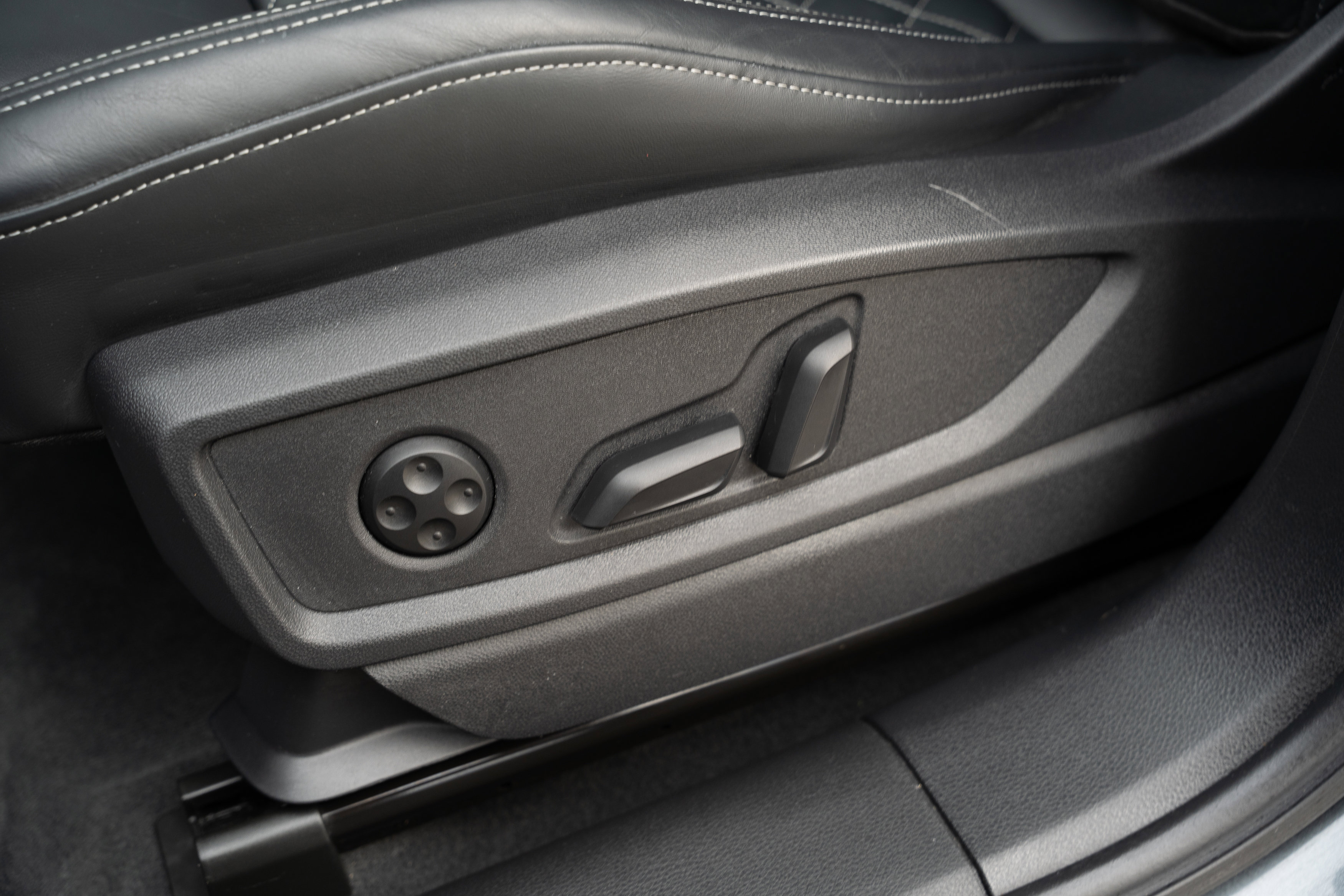 Certified 2023 Audi SQ5 Prestige image 25