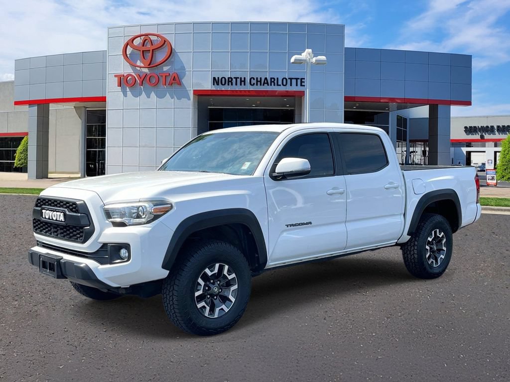 Used 2017 Toyota Tacoma TRD Off-Road w/ Premium & Technology Package AWD/4WD image 3