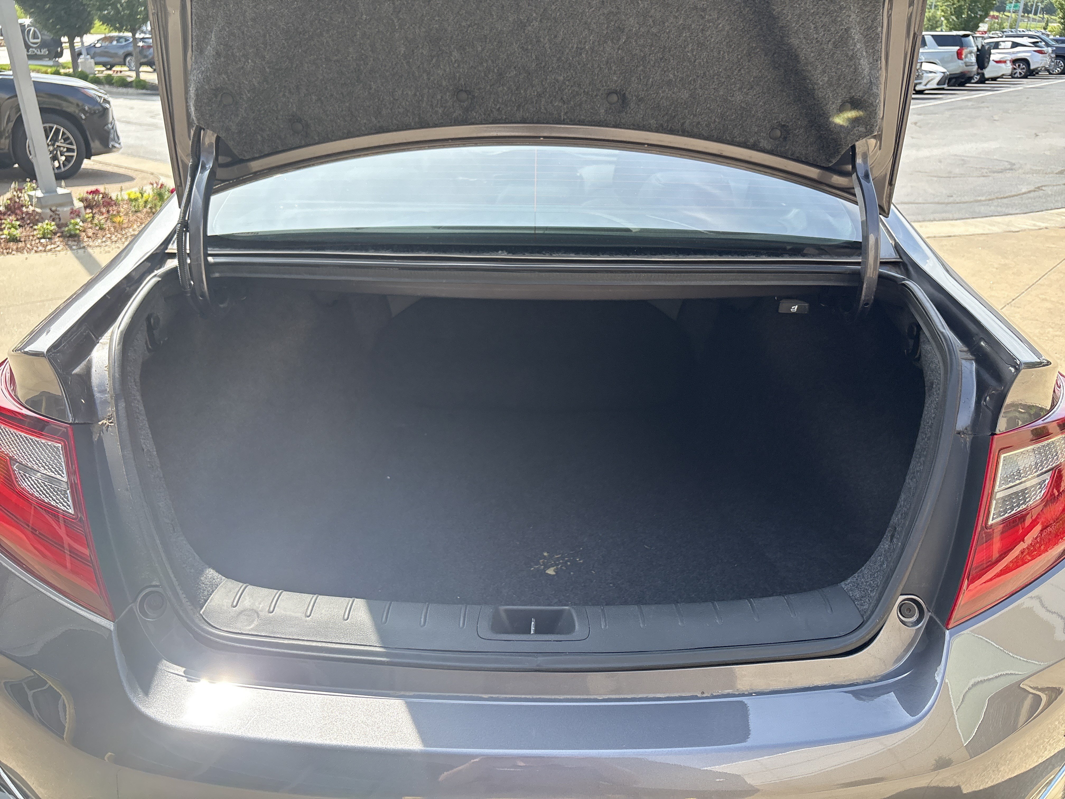 Used 2017 Honda Accord Touring image 32