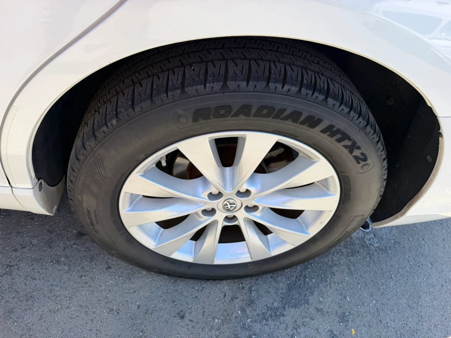 Used 2014 Toyota Venza XLE w/ XLE Premium Package FWD image 32