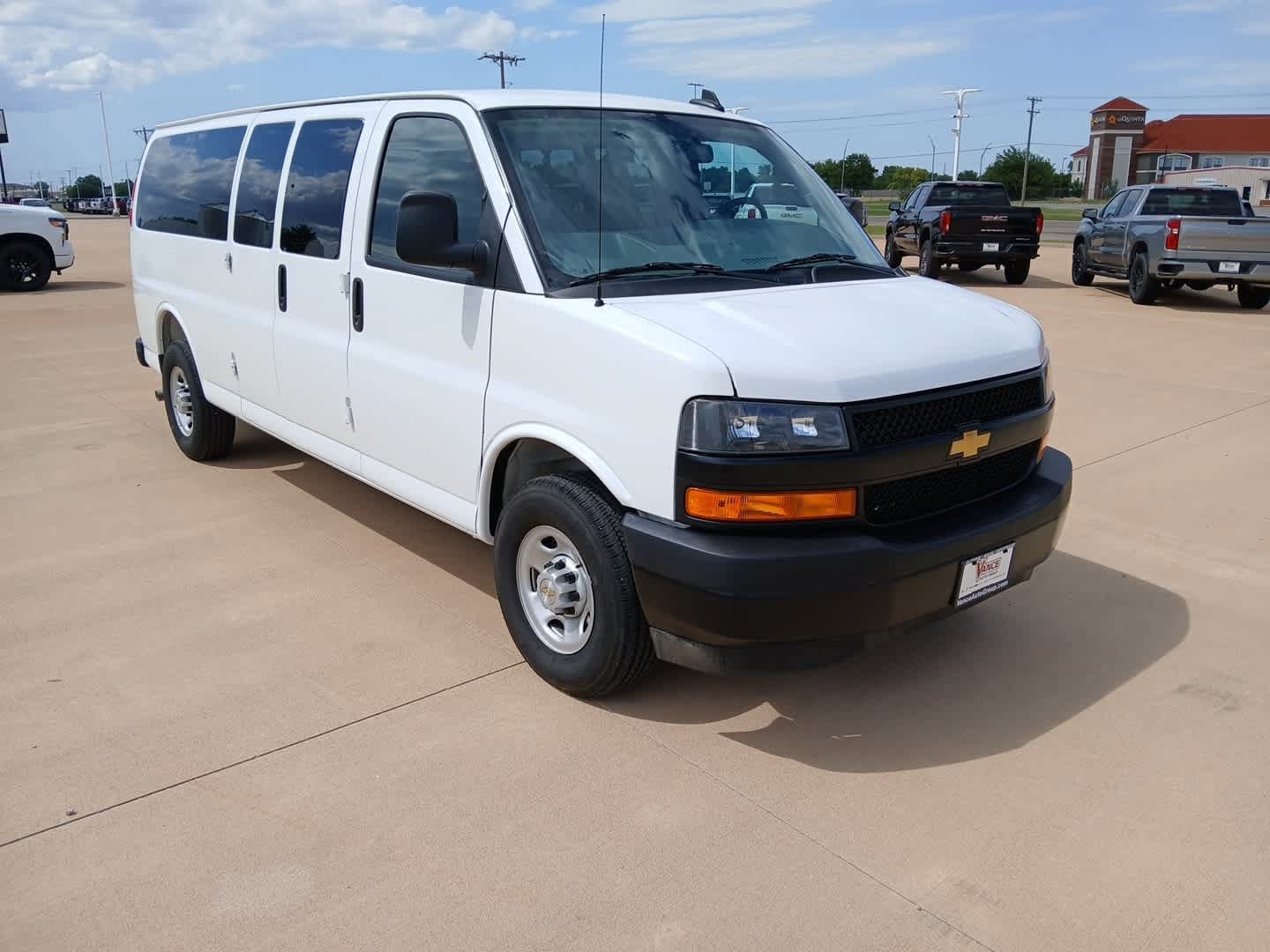 Used 2025 Chevrolet Express 3500 LS RWD image 11
