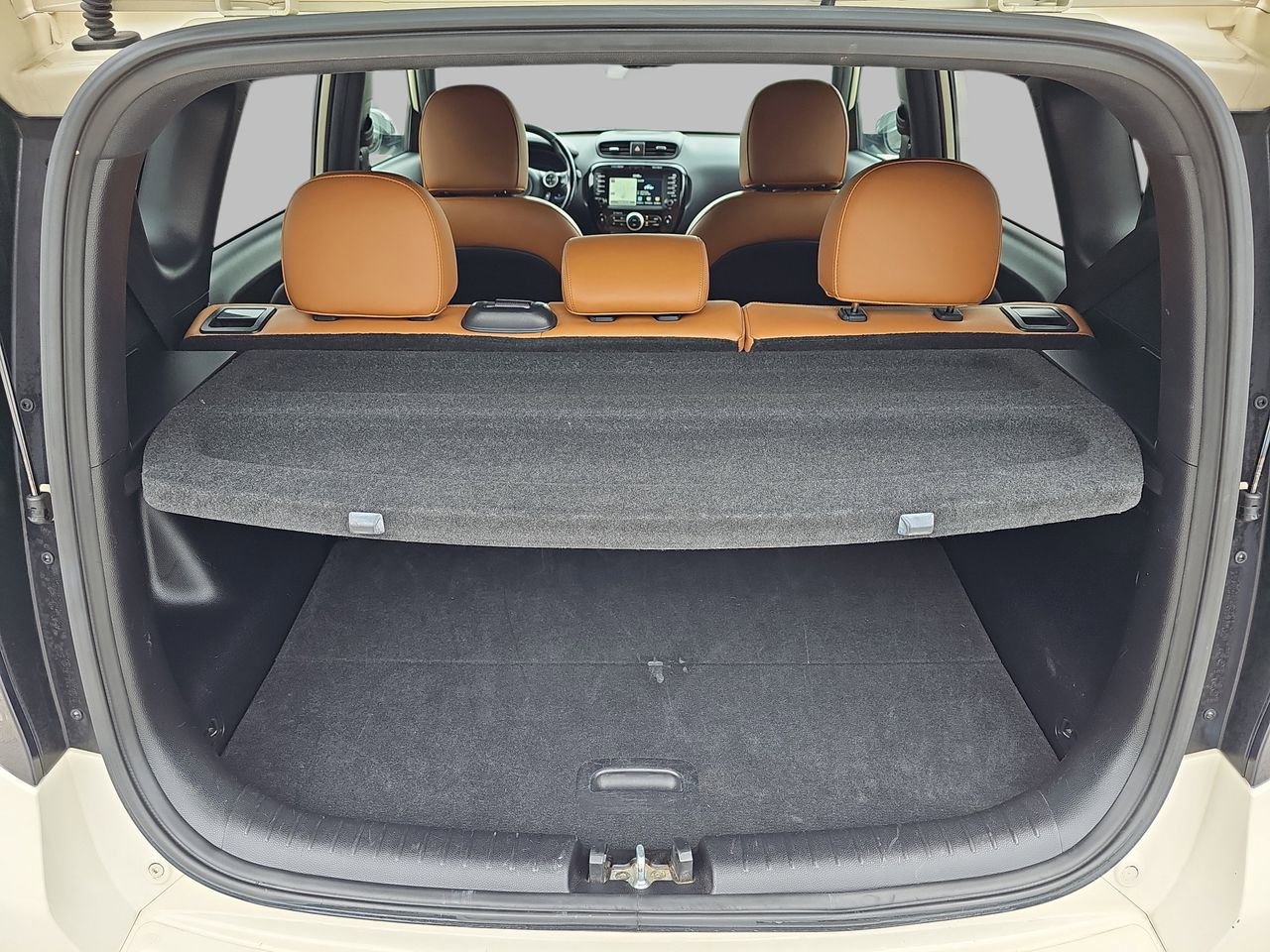 Used 2015 Kia Soul ! w/ Sun & Sound Package FWD image 15