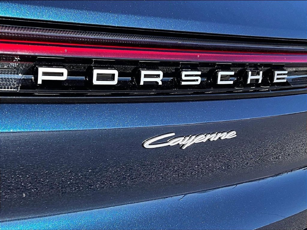 Certified 2026 Porsche Cayenne E-Hybrid AWD/4WD image 24