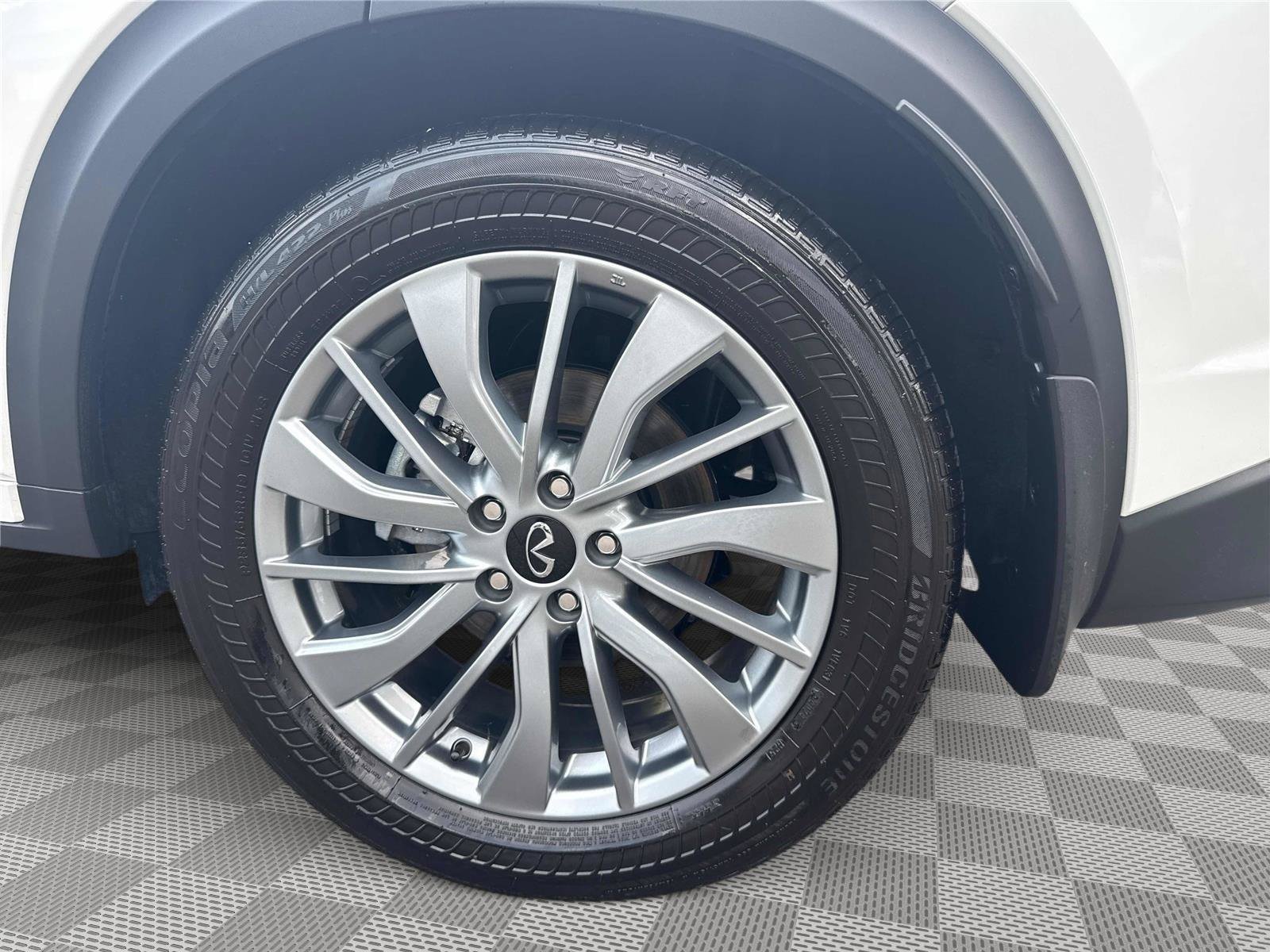 Certified 2025 INFINITI QX50 Luxe AWD/4WD image 33