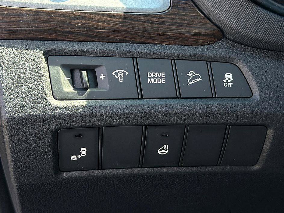 Used 2017 Hyundai Santa Fe Sport image 20