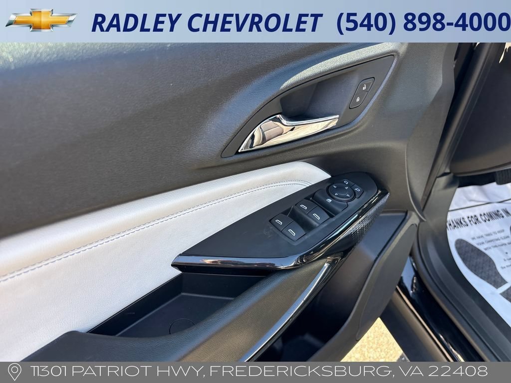 Used 2025 Chevrolet Trax LT w/ LT Convenience Package FWD image 5