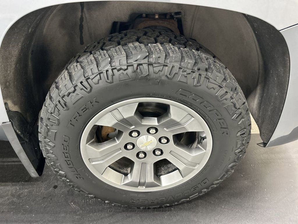 Used 2019 Chevrolet Tahoe LT w/ Off-Road Package AWD/4WD image 8