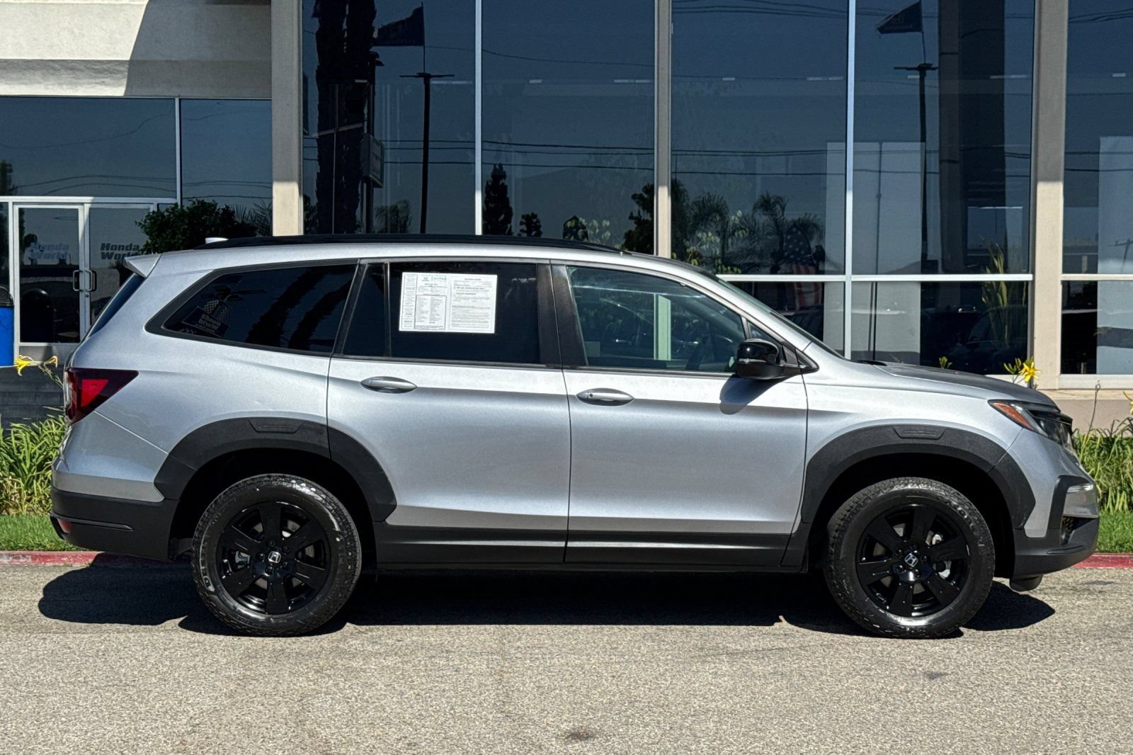 Certified 2022 Honda Pilot TrailSport image 3