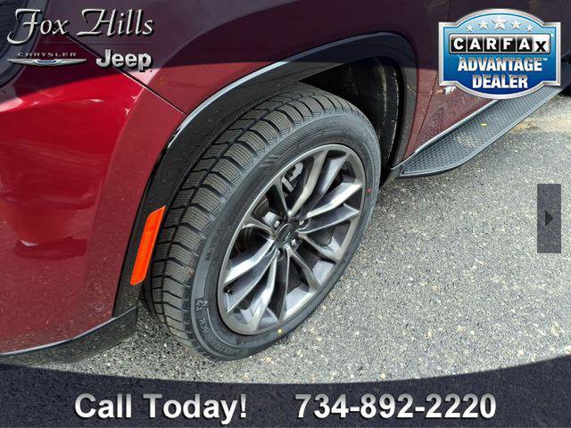 Certified 2024 Jeep Wagoneer 4WD w/ Premium Group I image 5