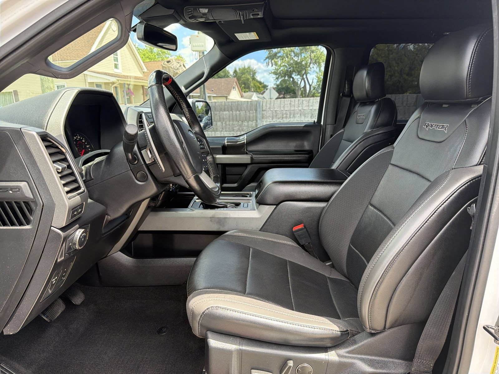 Used 2019 Ford F150 Raptor w/ Equipment Group 802A Luxury AWD/4WD image 14