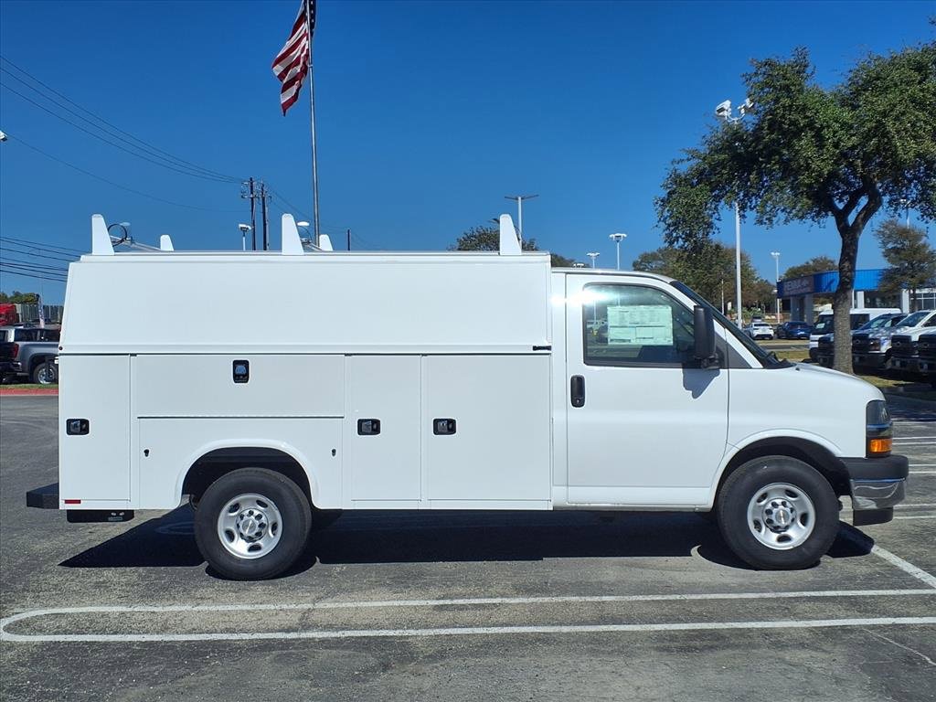 New 2025 Chevrolet Express 3500 w/ Power Convenience Package image 3