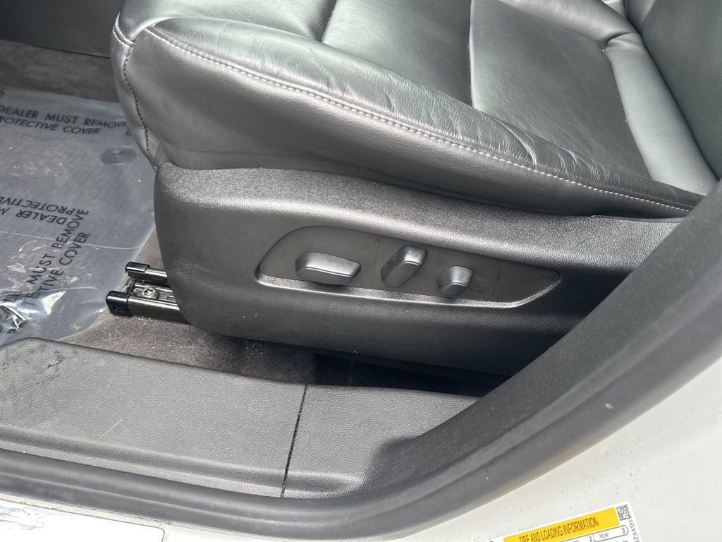 Used 2023 Cadillac XT4 Luxury w/ Cold Weather Package image 24