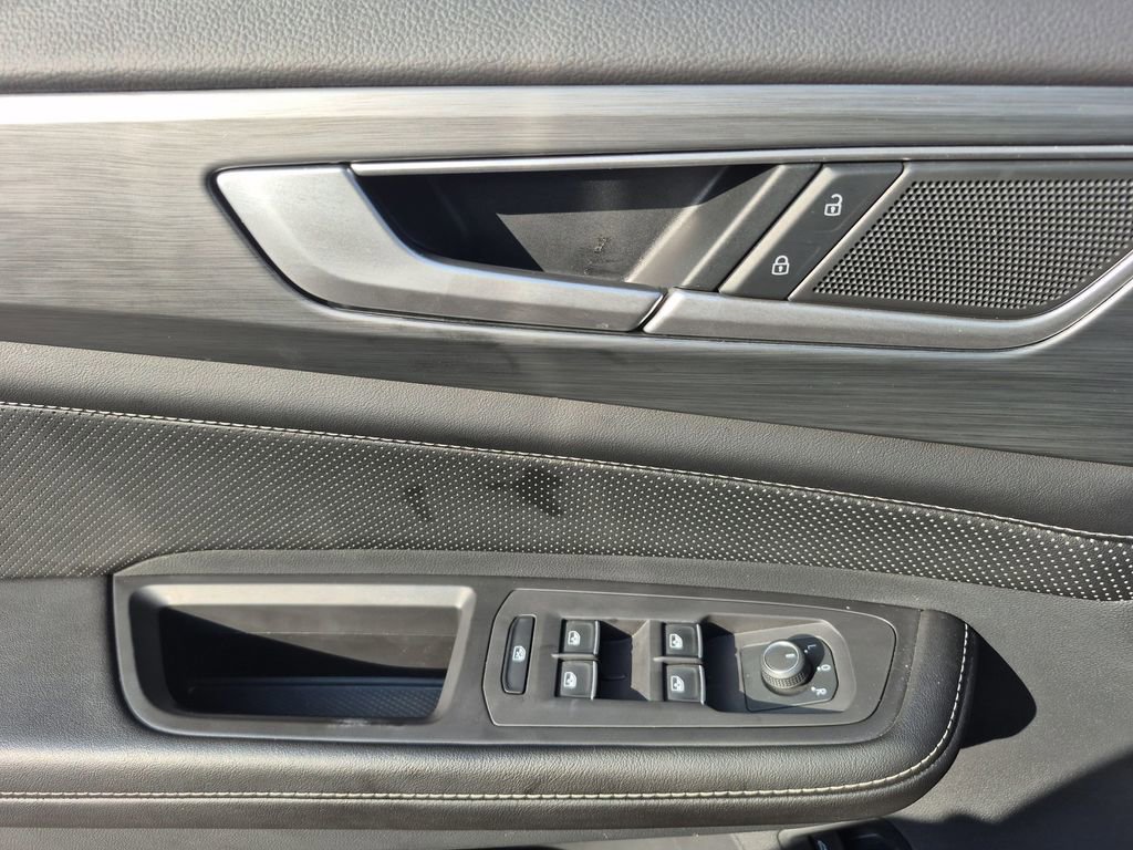 Used 2024 Volkswagen Atlas Cross Sport SE image 7