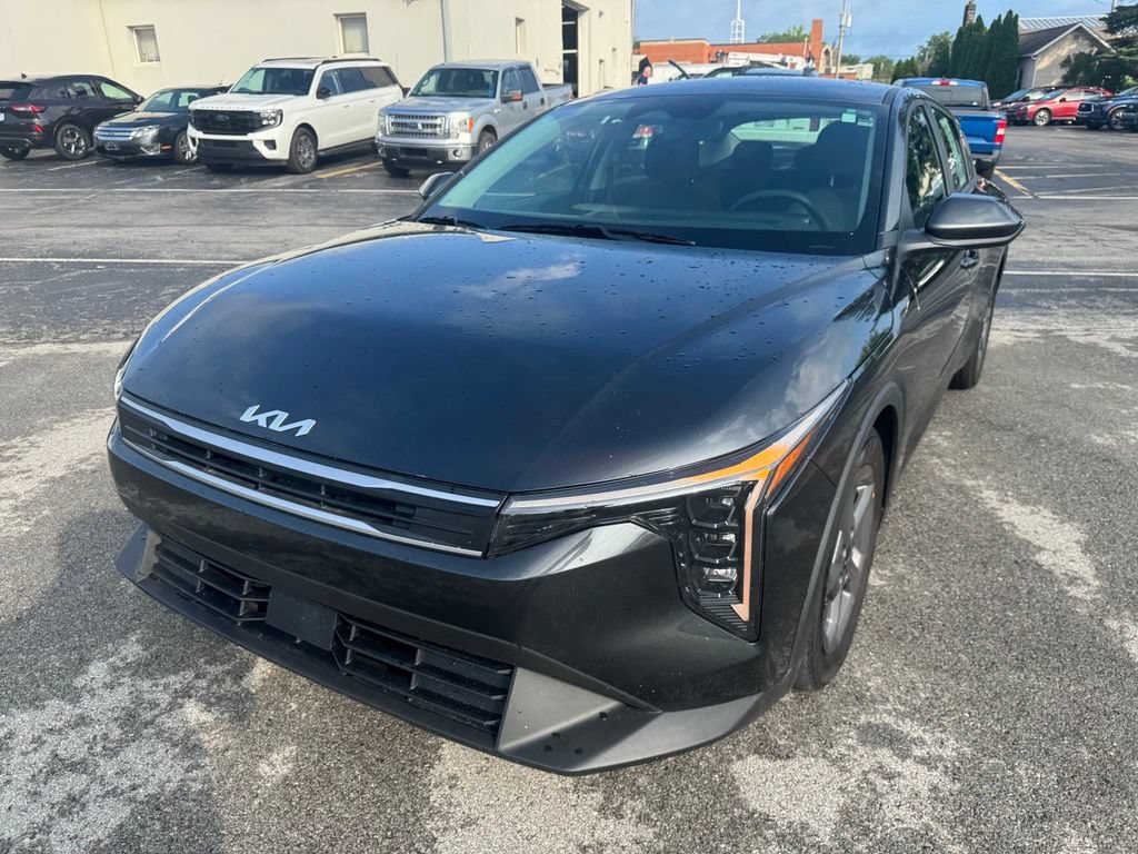 Used 2025 Kia K4 FWD image 45