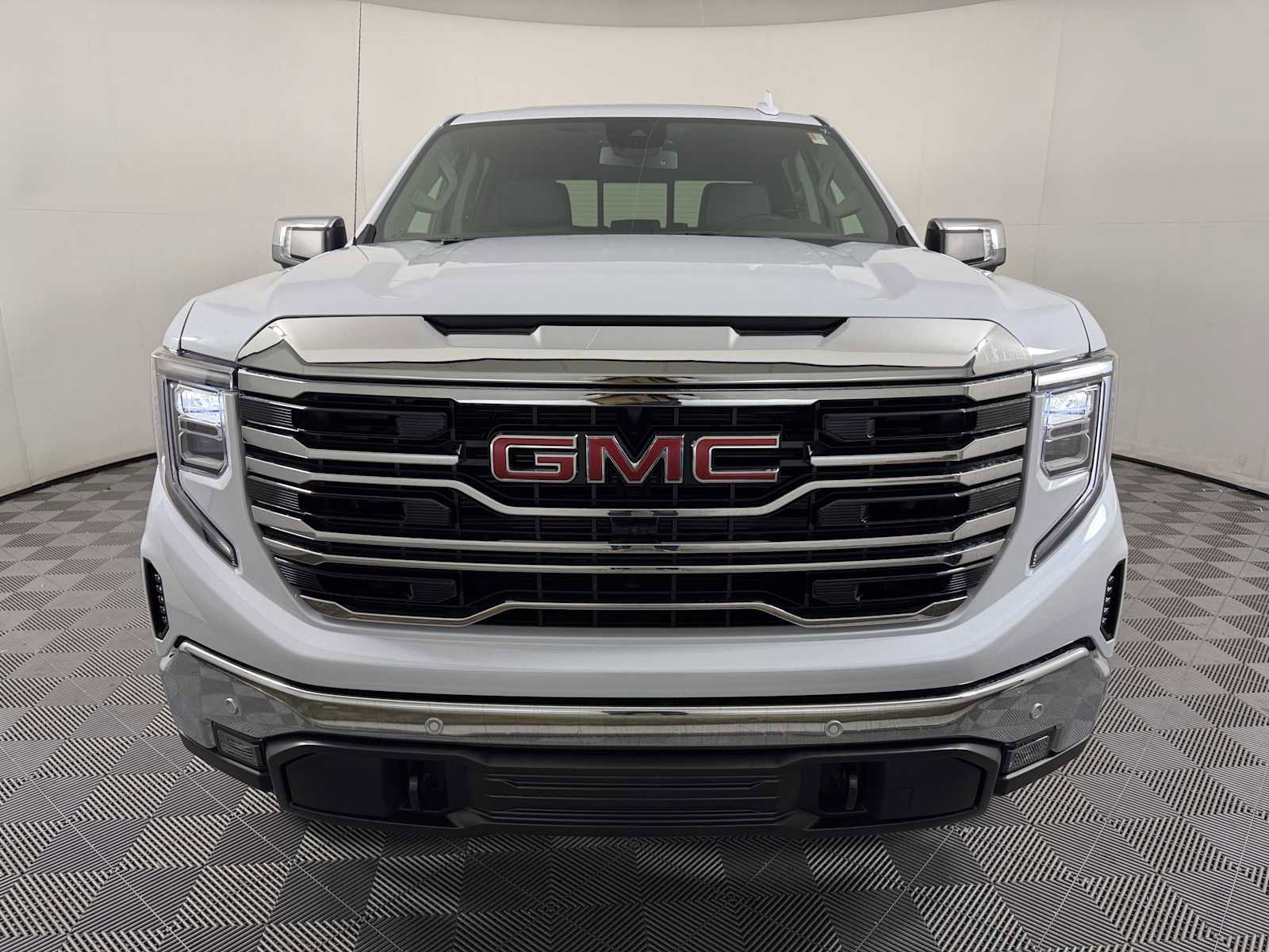 New 2026 GMC Sierra 1500 SLT w/ SLT Premium Plus Package AWD/4WD image 2