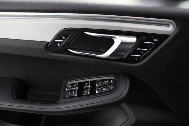 Used 2018 Porsche Macan GTS image 24