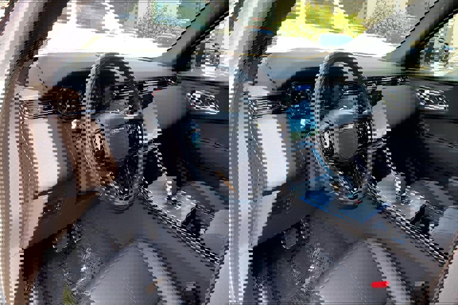 Used 2025 Land Rover Range Rover Velar Dynamic SE image 16