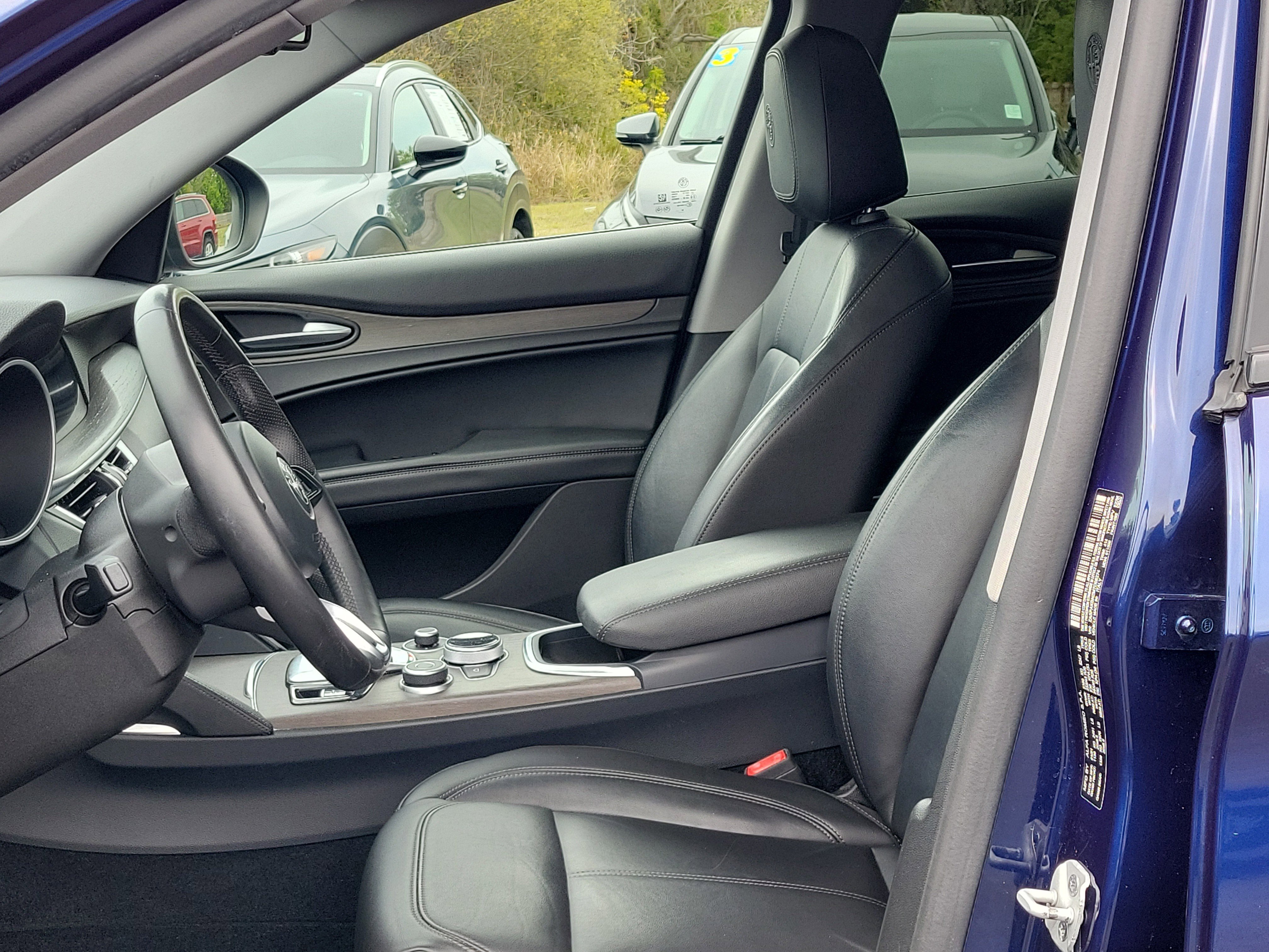 Used 2021 Alfa Romeo Stelvio Ti w/ Nero Edizione image 23