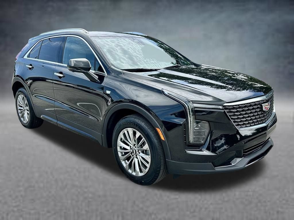 Used 2025 Cadillac XT4 Premium Luxury FWD image 3