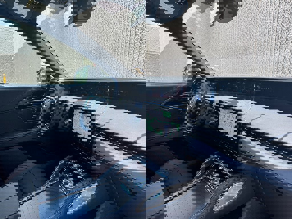 New 2025 Lincoln Nautilus Premier w/ Equipment Group 102A image 25