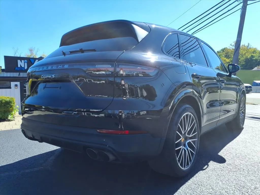 Used 2021 Porsche Cayenne S image 2
