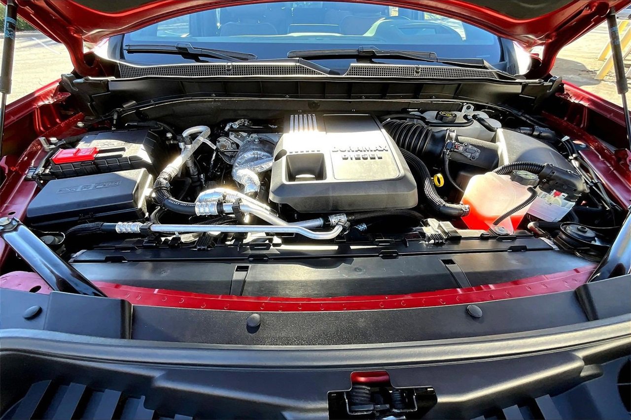 Used 2024 Chevrolet Suburban High Country image 37