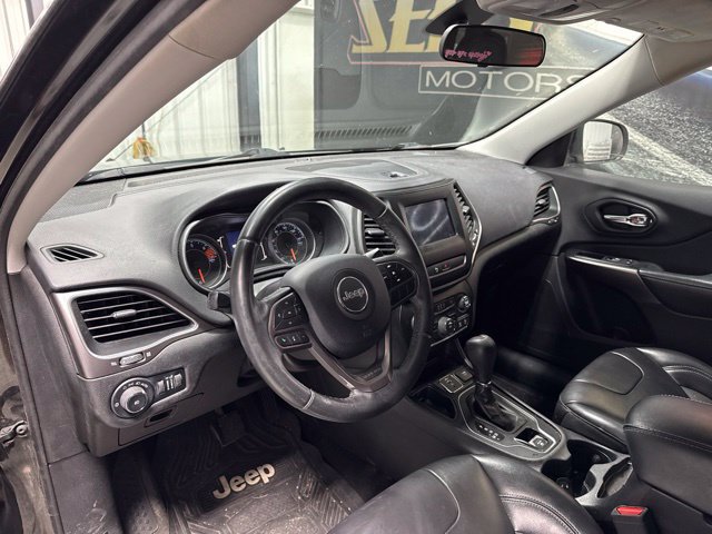 Used 2019 Jeep Cherokee Latitude Plus FWD image 5