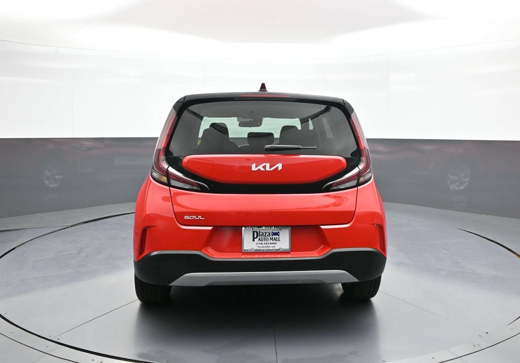 Certified 2023 Kia Soul LX w/ LX Technology Package FWD image 7