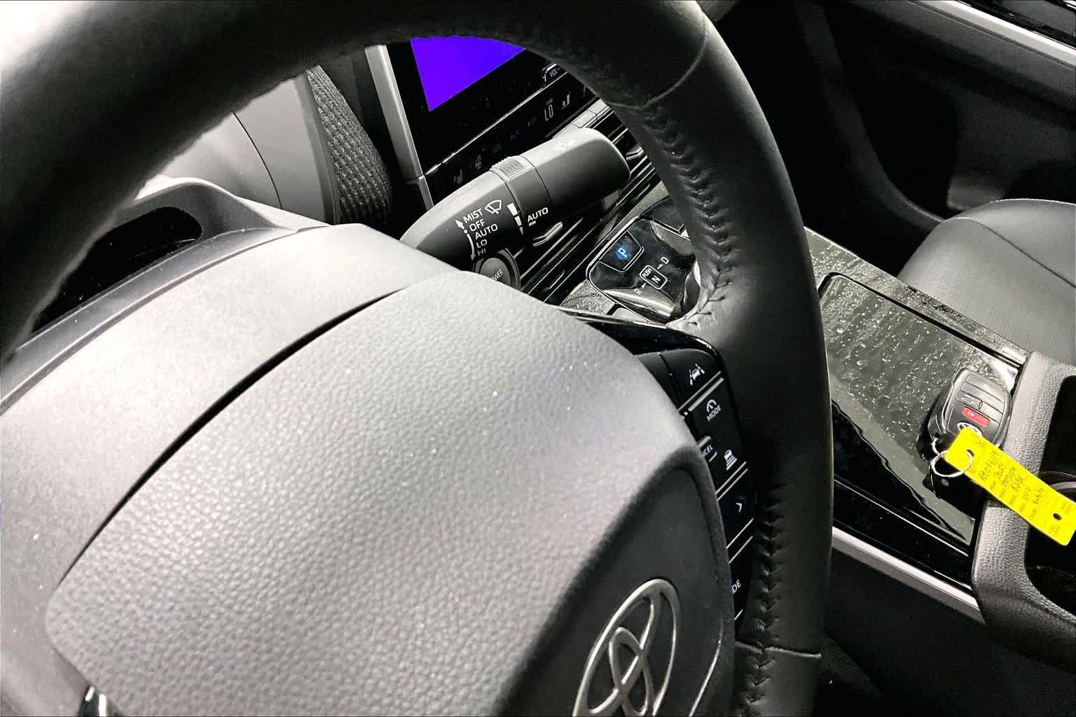 Used 2024 Toyota bZ4X FWD image 16