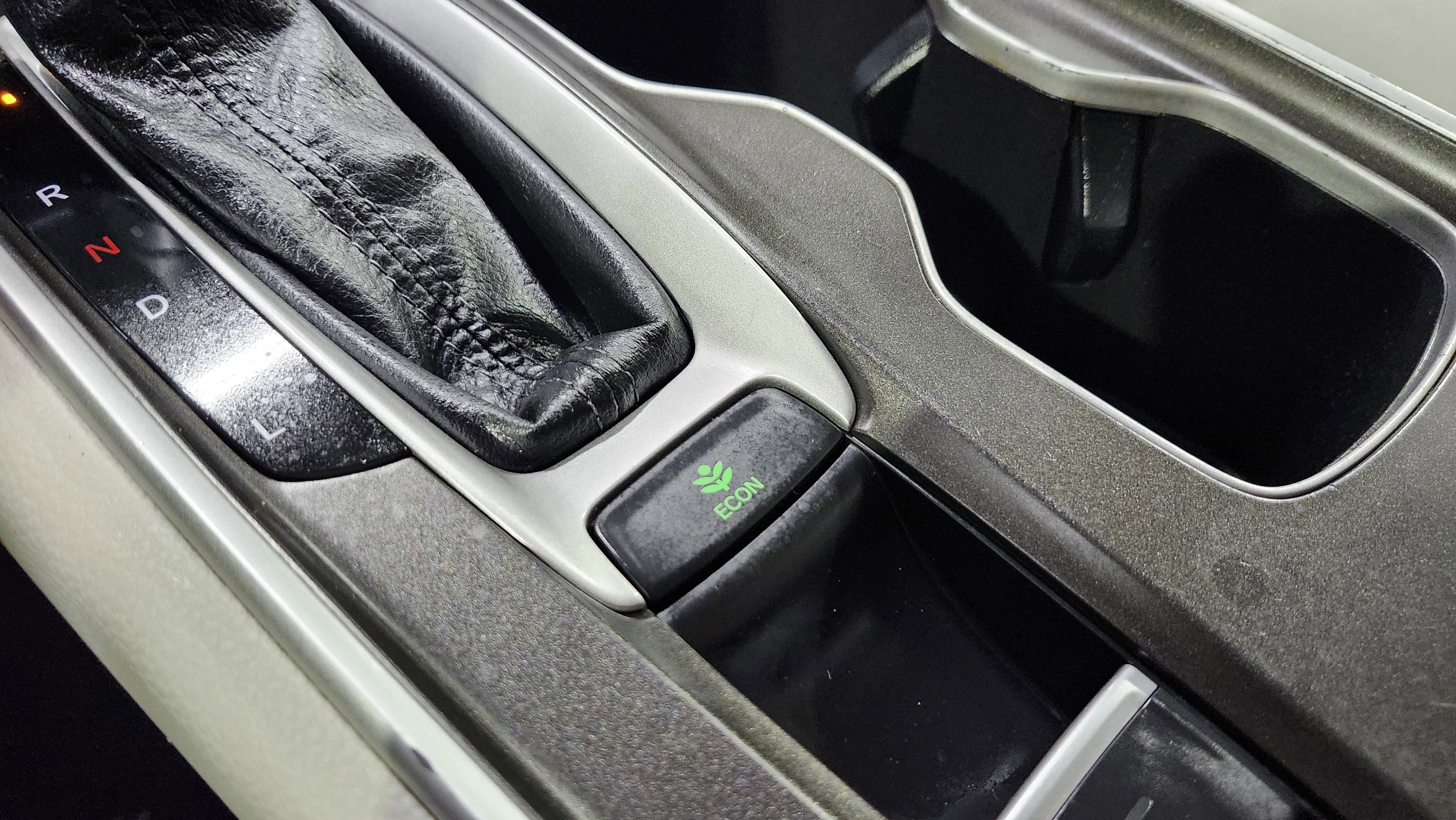 Used 2018 Honda Accord LX image 9