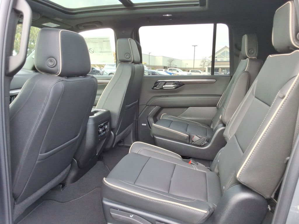 New 2026 Chevrolet Suburban Premier image 19