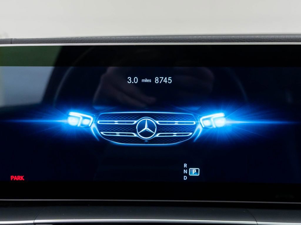 Used 2023 Mercedes-Benz GLS 450 4MATIC image 23