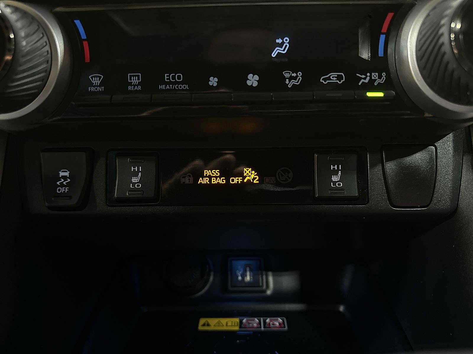 Used 2024 Toyota RAV4 XSE w/ Advanced Technology Package AWD/4WD image 34