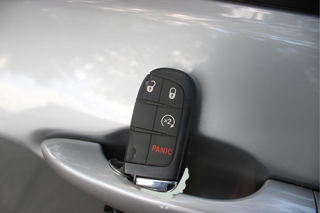 Used 2022 Jeep Compass Latitude image 11