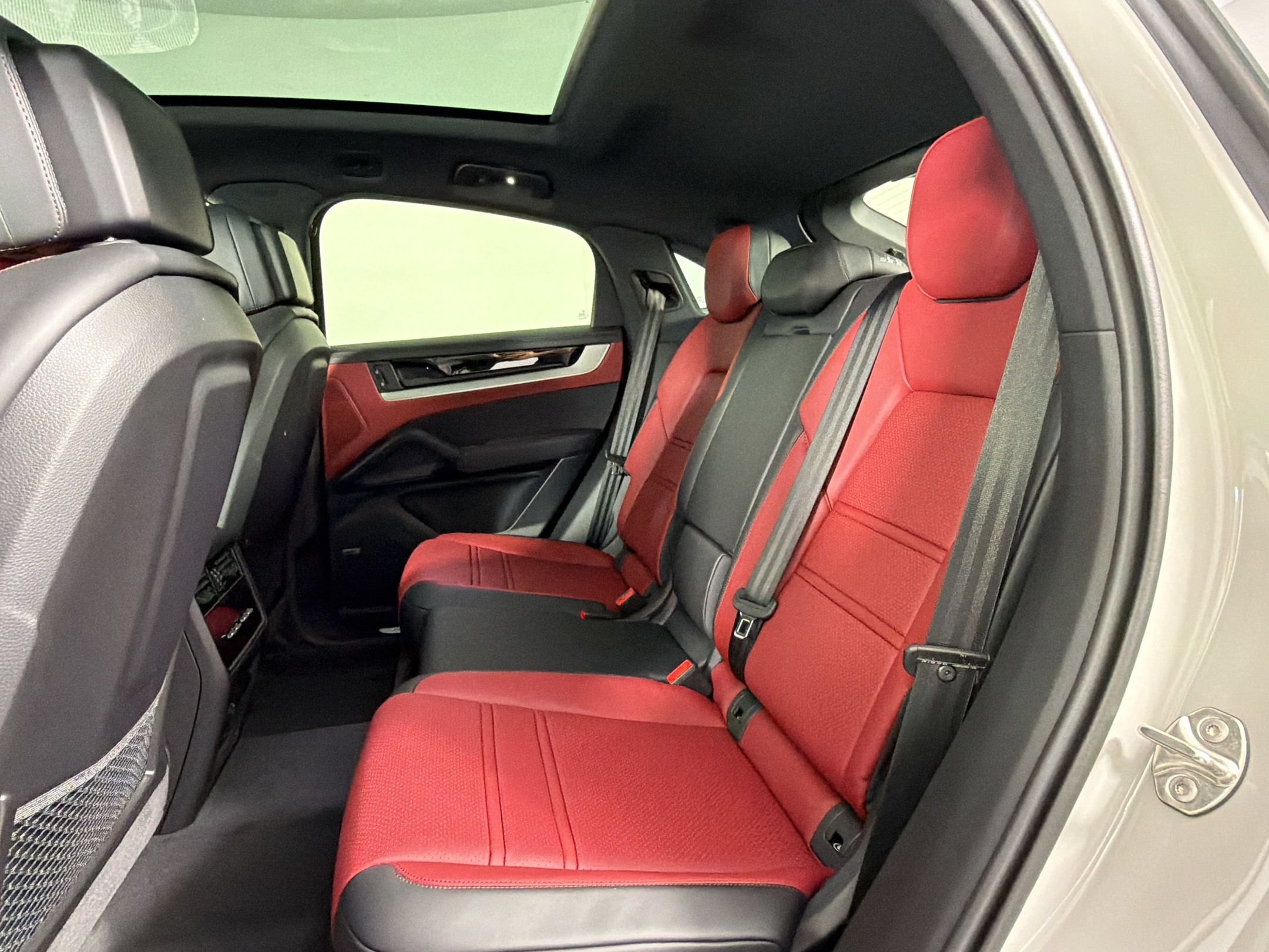 New 2026 Porsche Cayenne Coupe AWD/4WD image 21