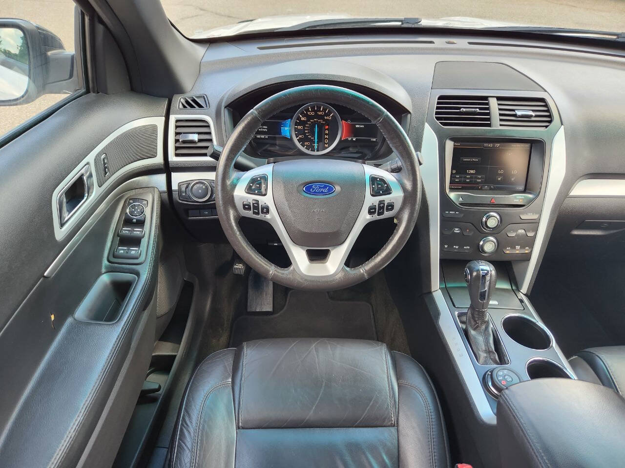 Used 2014 Ford Explorer XLT w/ Equipment Group 202A AWD/4WD image 18