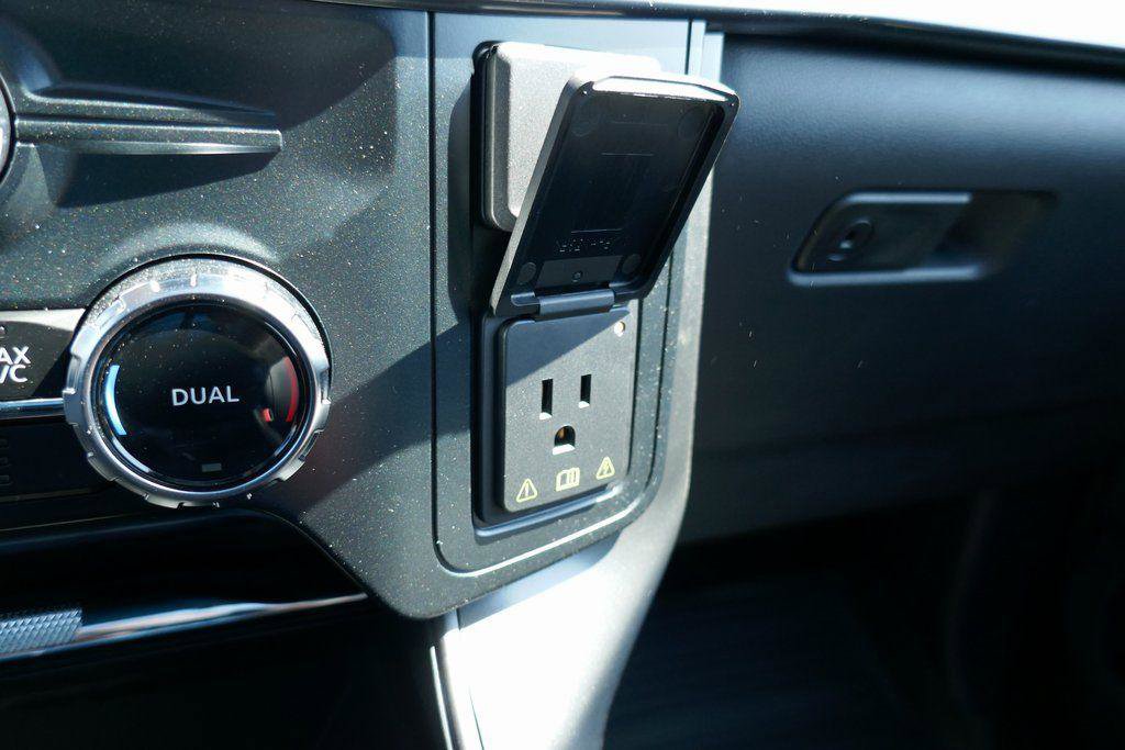 New 2025 Ford F150 Lariat w/ Equipment Group 501A Mid image 28