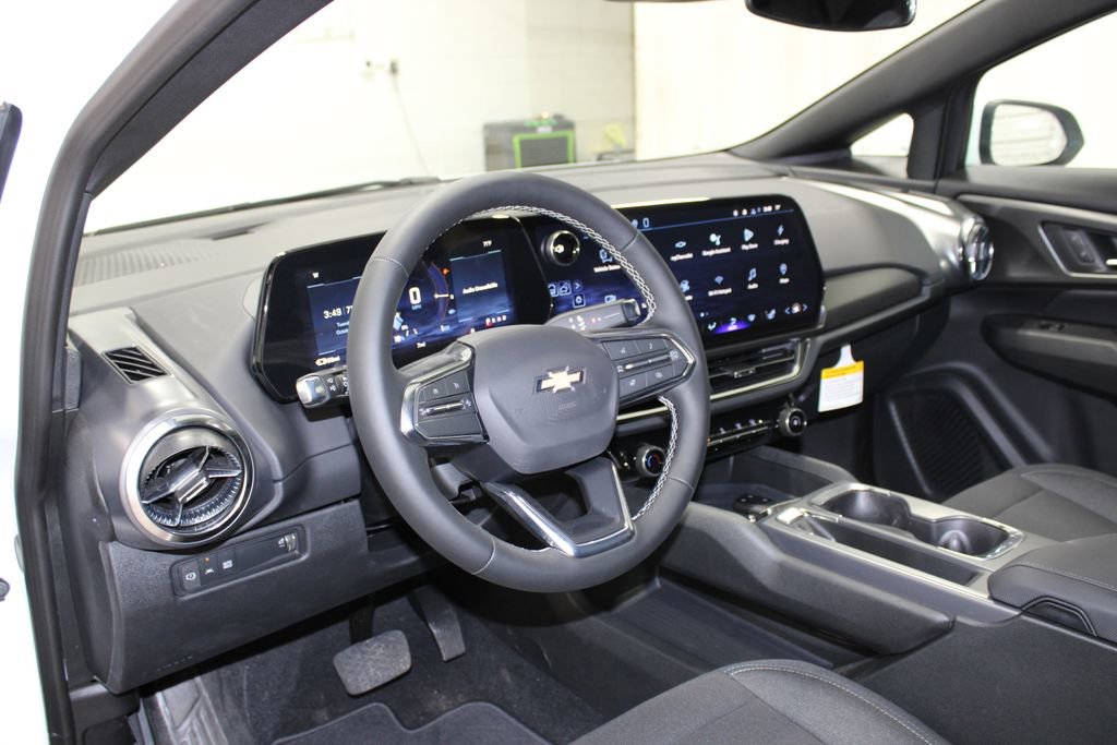 New 2026 Chevrolet Equinox EV LT image 16