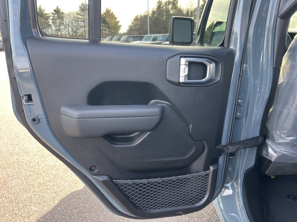 New 2026 Jeep Gladiator Sport image 17