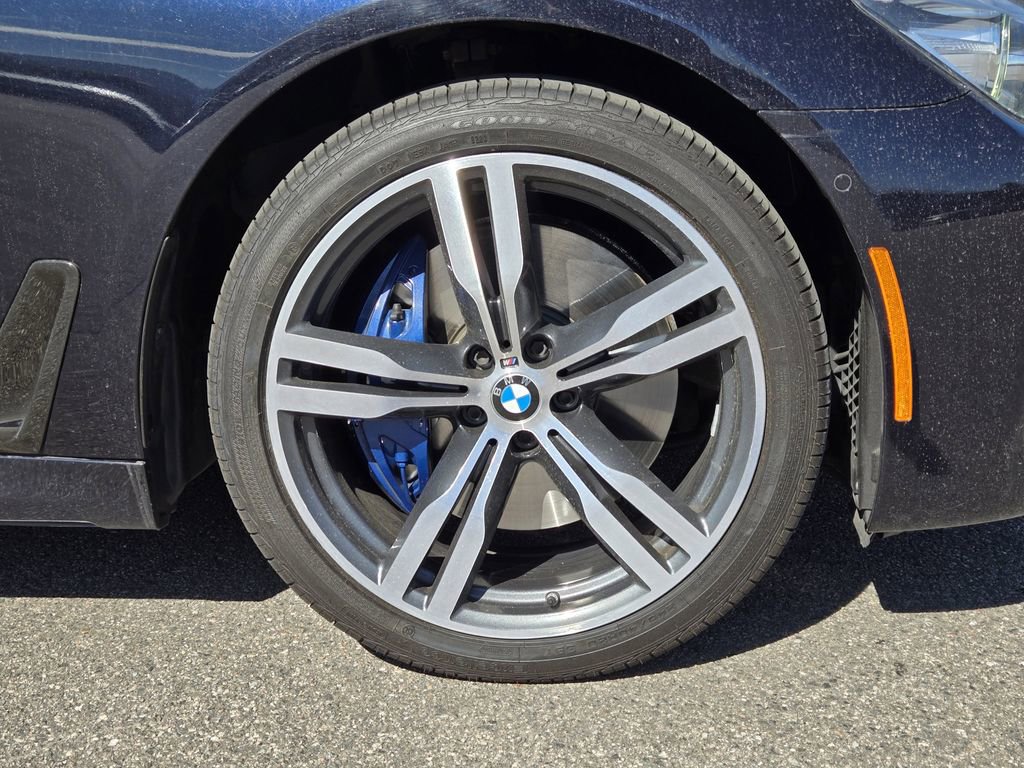 Used 2019 BMW 740i xDrive 740i xDrive w/ M Sport Package image 9