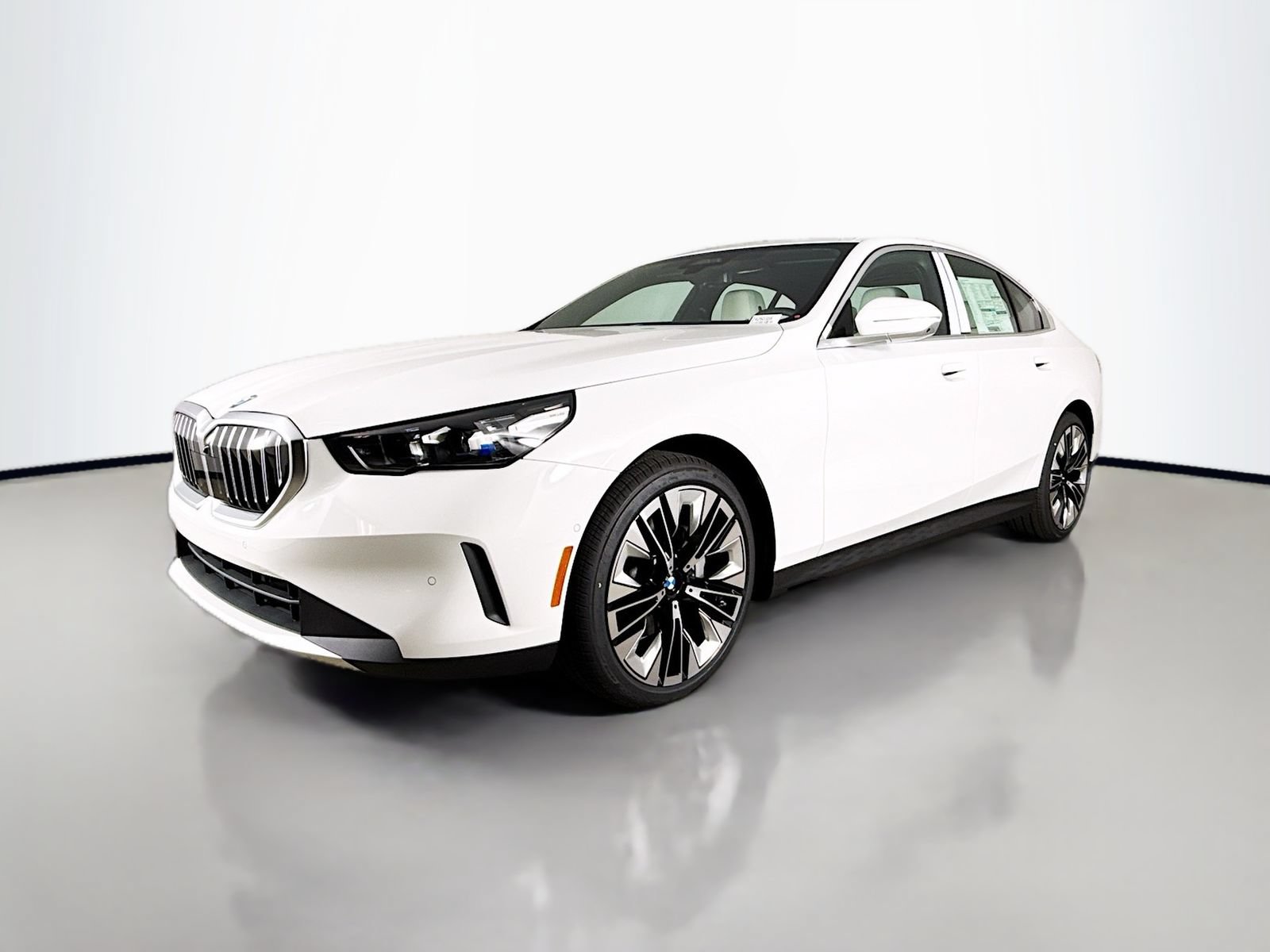 Used 2026 BMW 530i RWD image 3