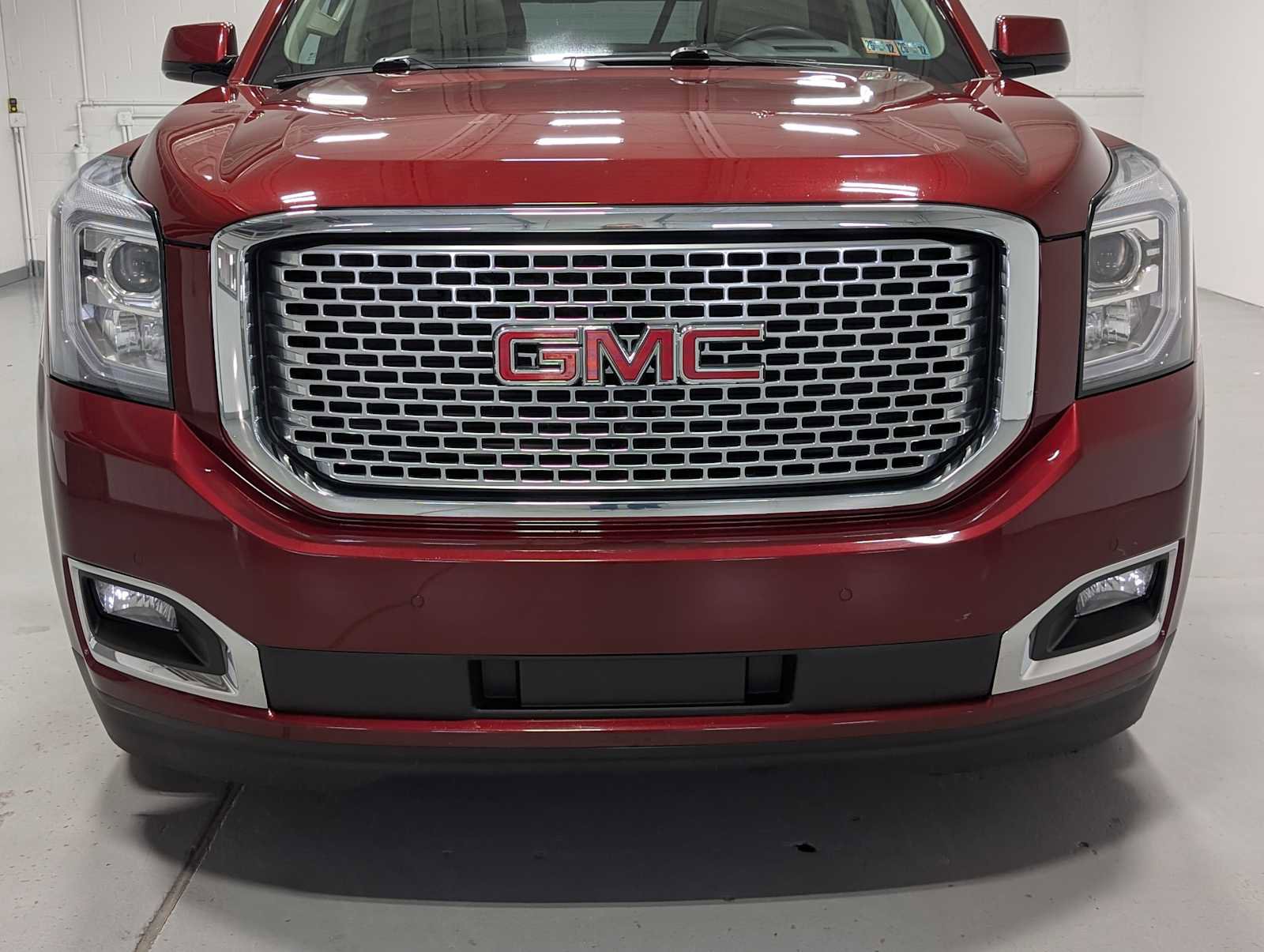Certified 2017 GMC Yukon Denali image 2