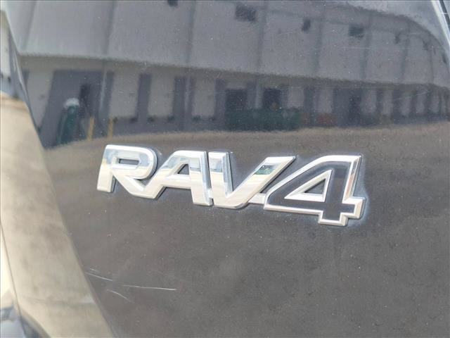 Used 2017 Toyota RAV4 XLE FWD image 13