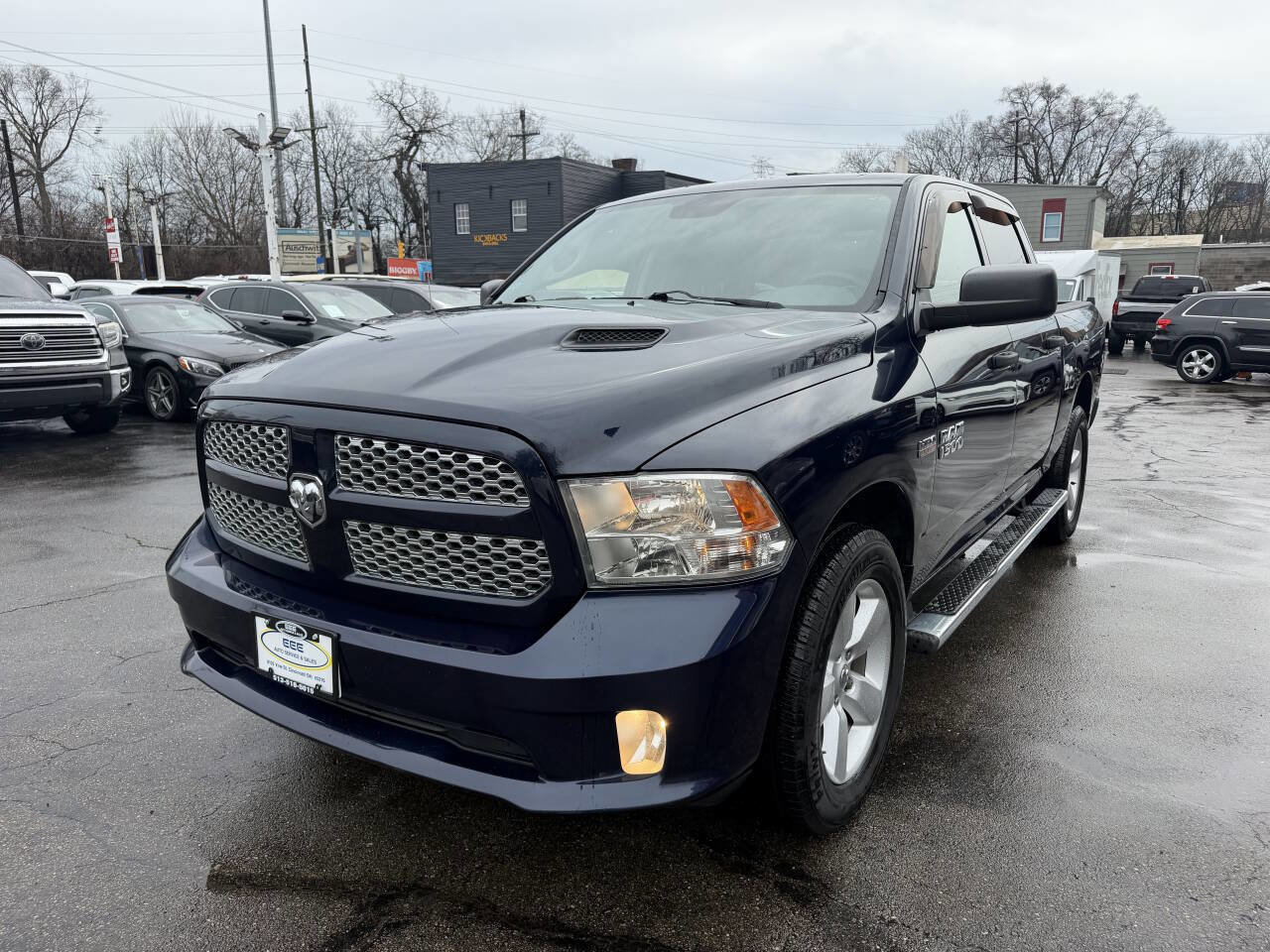 Used 2014 RAM 1500 Express w/ Ram Charger Package image 4