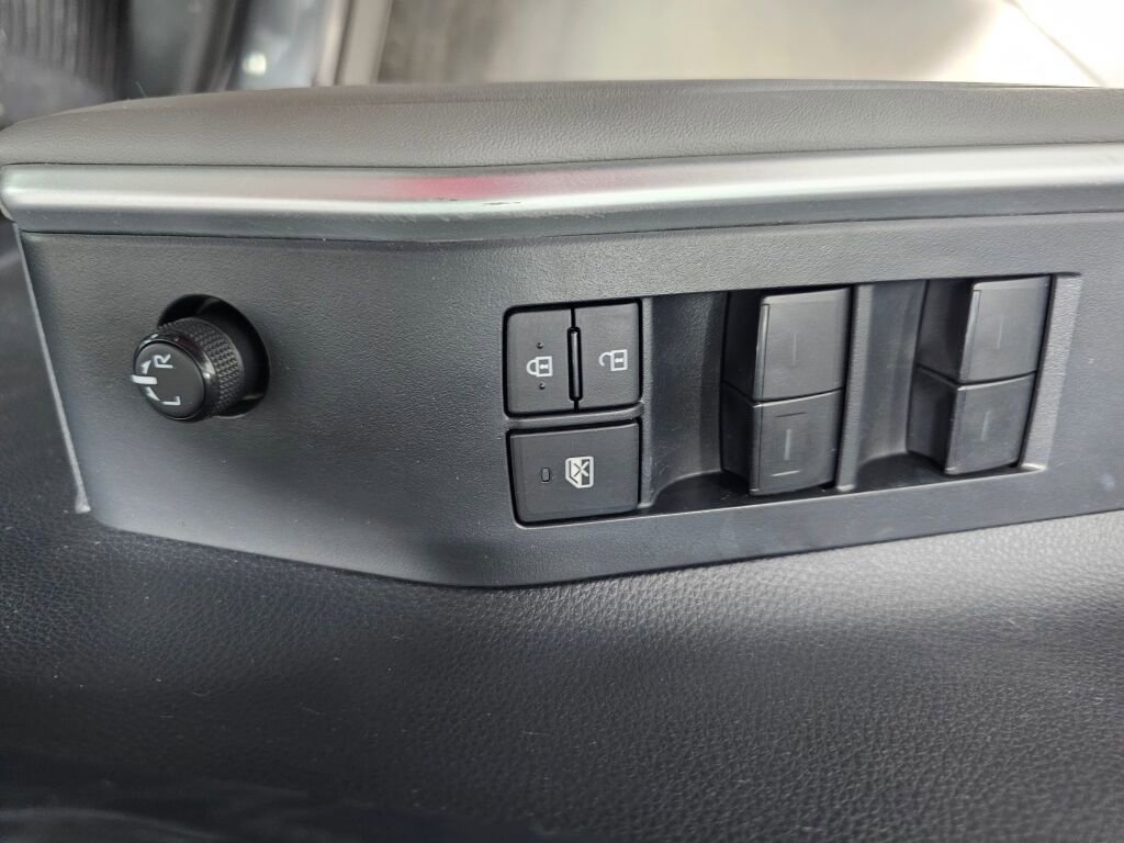 Used 2022 Toyota Highlander XLE image 35