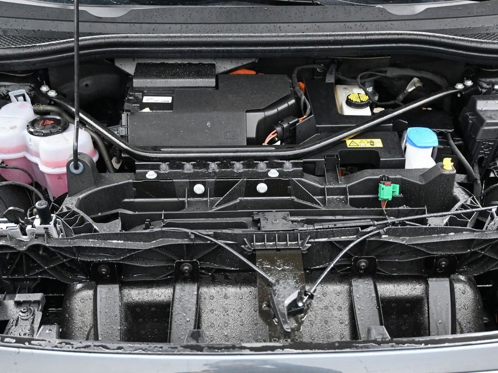 Used 2023 Audi Q4 e-tron Premium w/ Convenience Package image 40