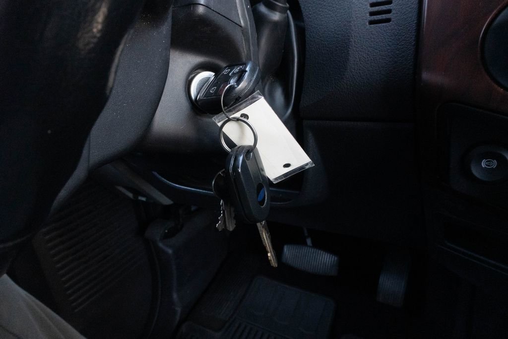 Used 2015 Ford F250 Lariat w/ Lariat Ultimate Package image 40